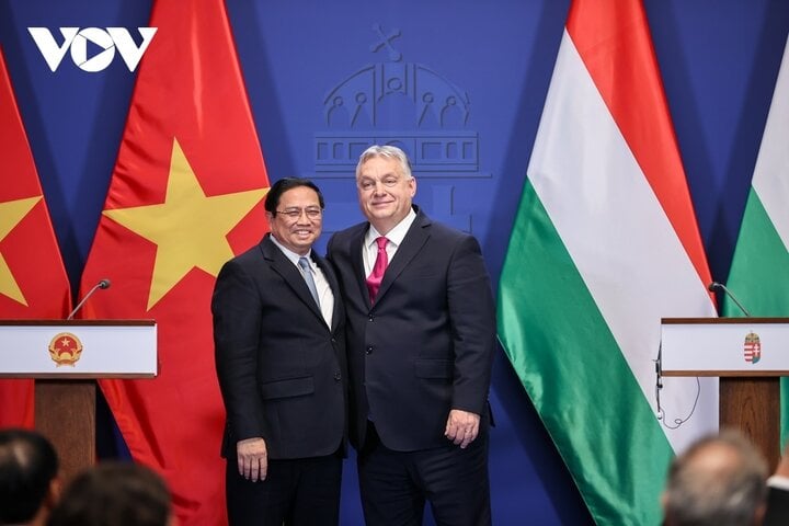 Thủ tướng Hungary Viktor Orbán và Thủ tướng Phạm Minh Chính.