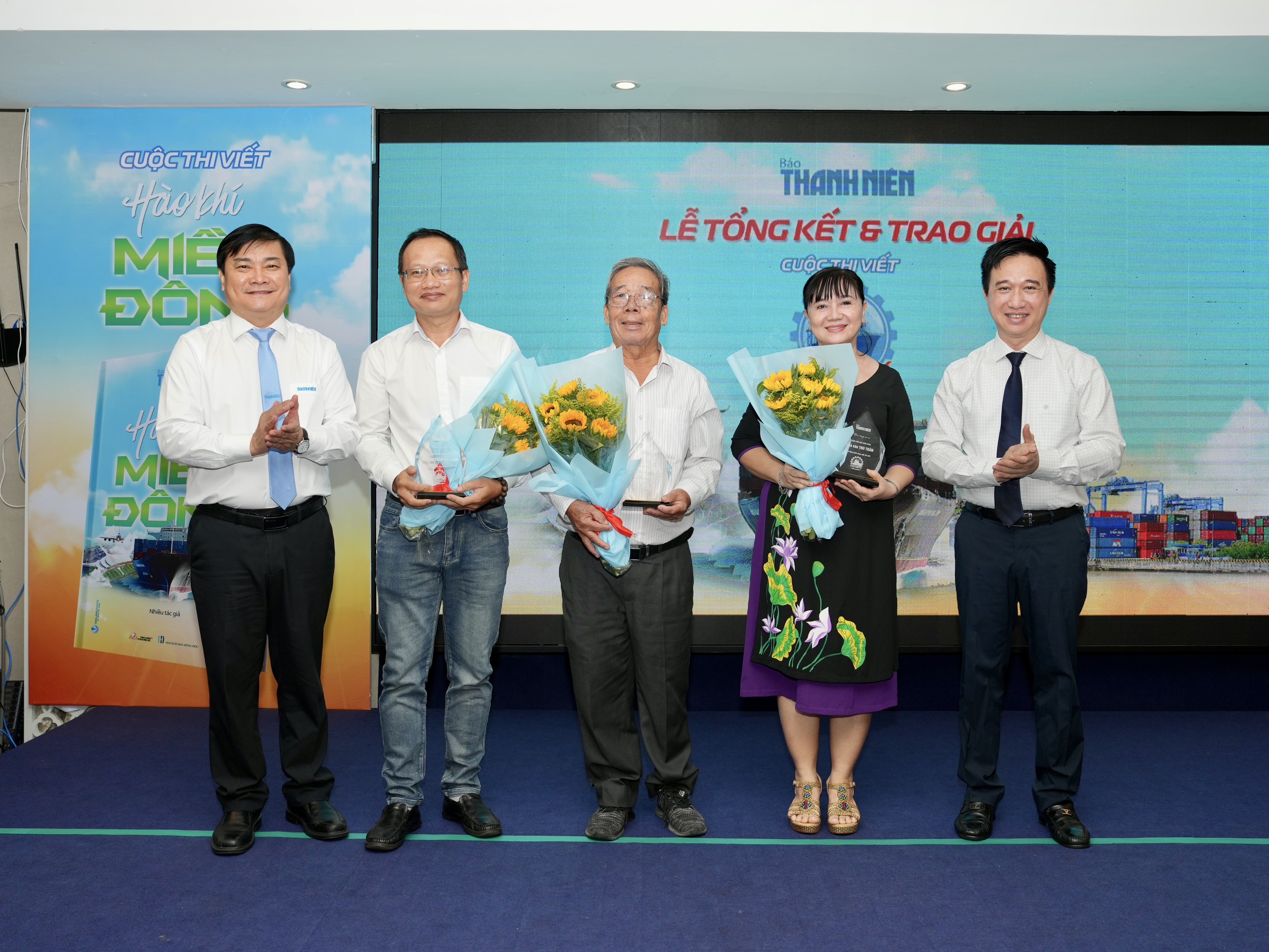 Báo Thanh Niên tổng kết và trao giải cuộc thi viết 'Hào khí miền Đông'- Ảnh 5. Báo Thanh Niên tổng kết và trao giải cuộc thi viết 'Hào khí miền Đông'- Ảnh 5.