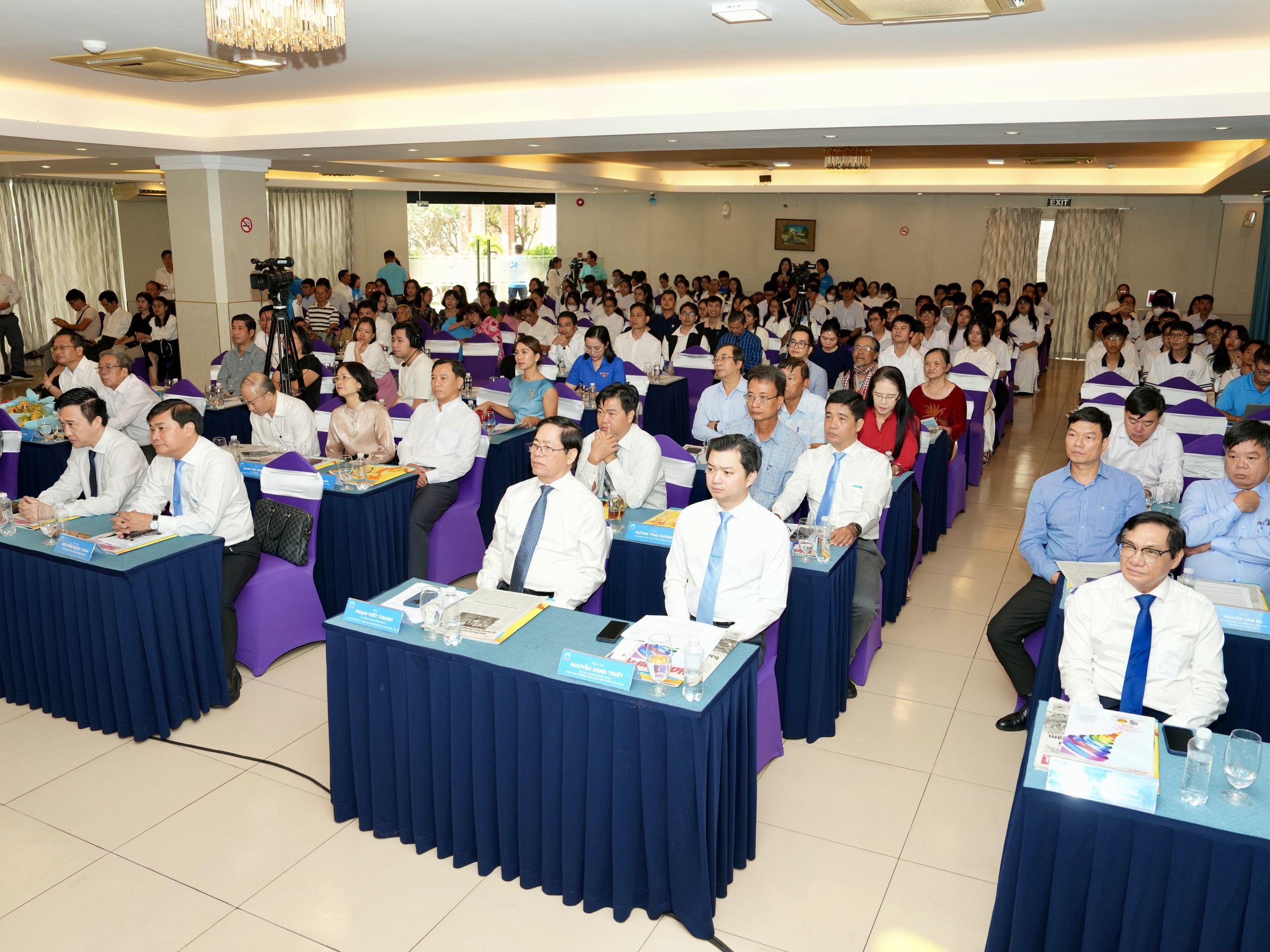 Báo Thanh Niên tổng kết và trao giải cuộc thi viết 'Hào khí miền Đông'- Ảnh 6. Báo Thanh Niên tổng kết và trao giải cuộc thi viết 'Hào khí miền Đông'- Ảnh 6.