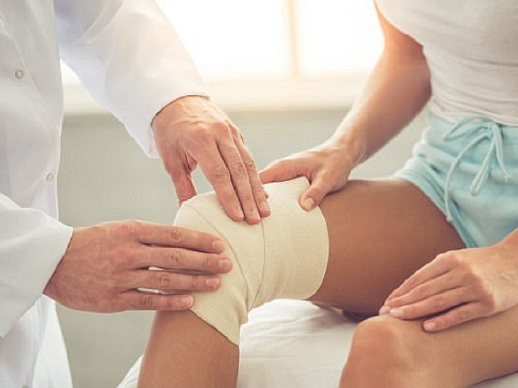 Bị chấn thương đầu gối: Khi nào cần đi bác sĩ khám?- Ảnh 1. Bị chấn thương đầu gối: Khi nào cần đi bác sĩ khám?- Ảnh 1.