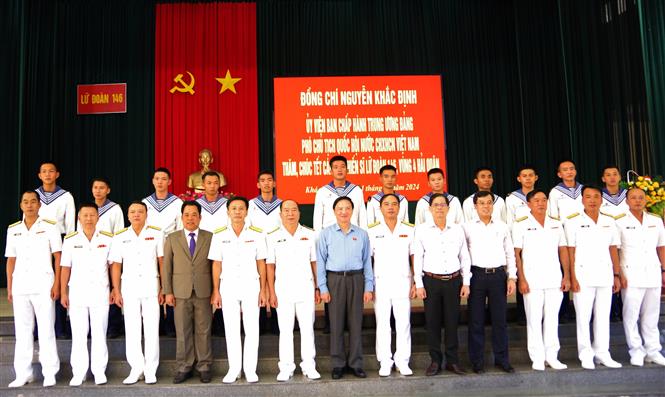 pho chu tich quoc hoi nguyen khac dinh tham chuc tet can bo chien si lu doan 146 hinh 2