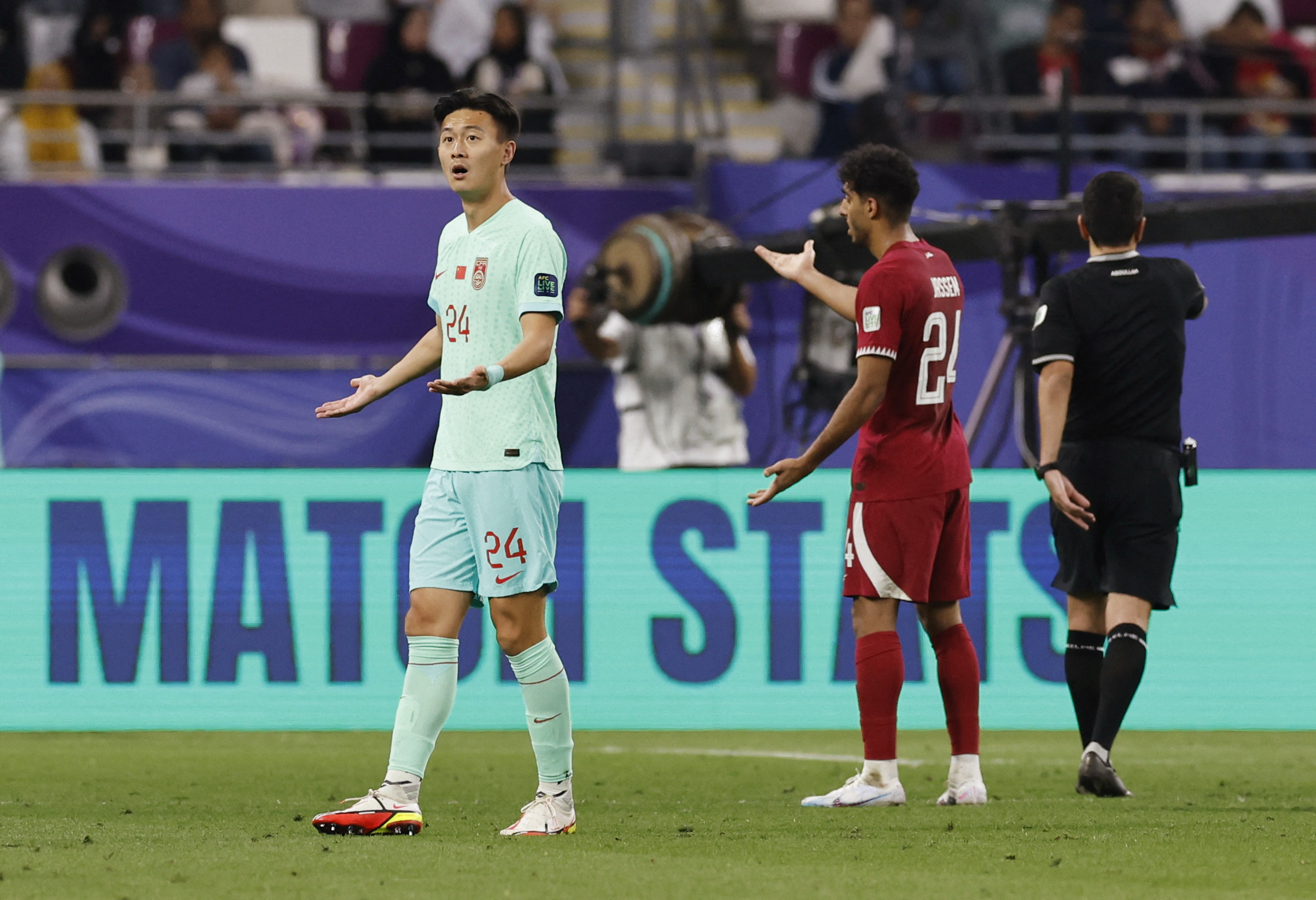 Thua tối thiểu Qatar, đội tuyển Trung Quốc gần như bị loại khỏi Asian Cup - Ảnh 2.