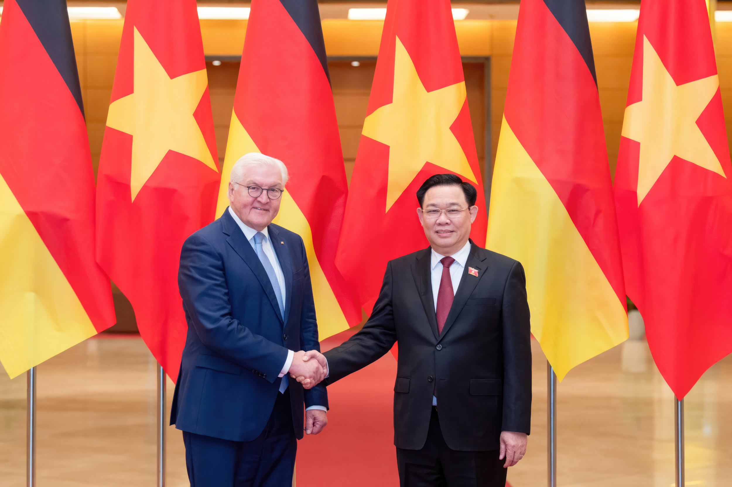 Chủ tịch Quốc hội Vương Đình Huệ hội kiến Tổng thống Đức Frank-Walter Steinmeier- Ảnh 1. Chủ tịch Quốc hội Vương Đình Huệ hội kiến Tổng thống Đức Frank-Walter Steinmeier- Ảnh 1.