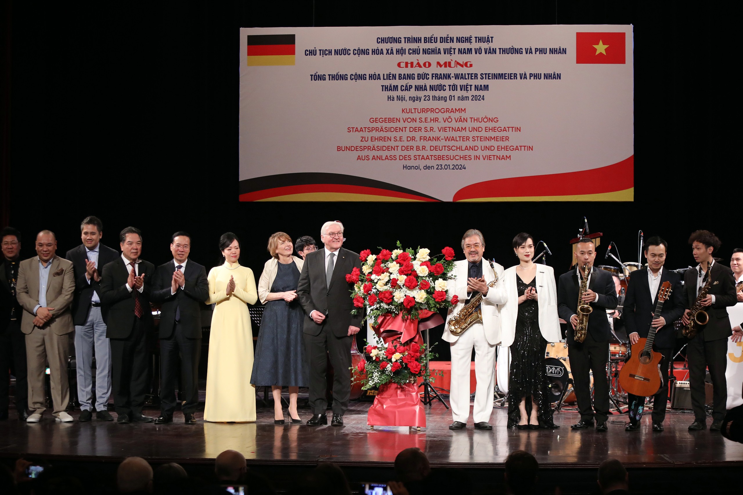 Chủ tịch nước Võ Văn Thưởng cùng Tổng thống Đức Frank-Walter Steinmeier thưởng thức nhạc Jazz- Ảnh 5. Chủ tịch nước Võ Văn Thưởng cùng Tổng thống Đức Frank-Walter Steinmeier thưởng thức nhạc Jazz- Ảnh 5.