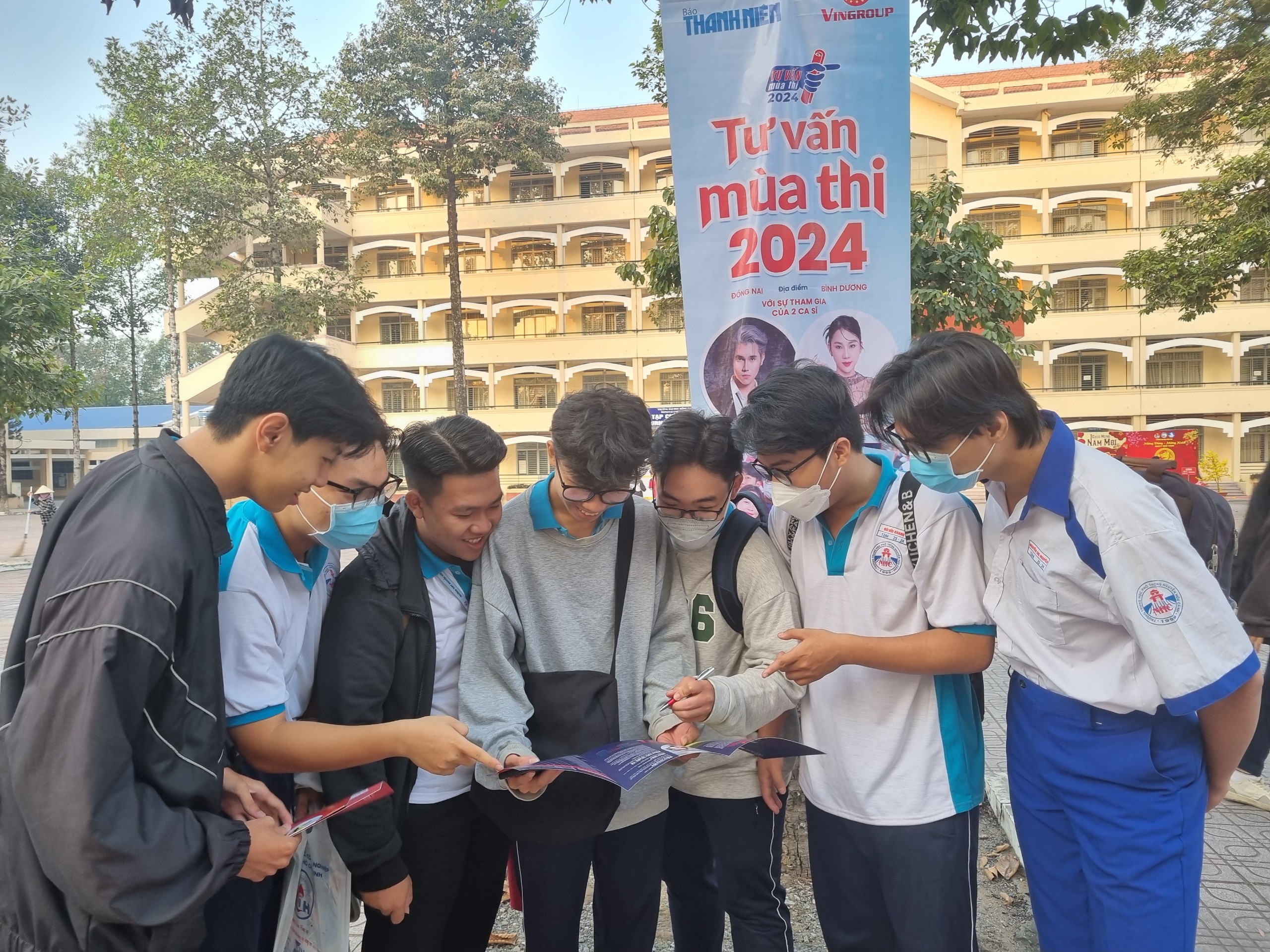 Khai mạc Tư vấn mùa thi 2024: Làm sao để trúng tuyển đúng nguyện vọng yêu thích?- Ảnh 2. Khai mạc Tư vấn mùa thi 2024: Làm sao để trúng tuyển đúng nguyện vọng yêu thích?- Ảnh 2.
