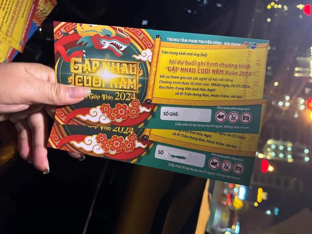 Táo quân 2024: Giá vé tăng chóng mặt, Tú Oanh, Bá Anh lên chầu - 2 Táo quân 2024: Giá vé tăng chóng mặt, Tú Oanh, Bá Anh lên chầu - 2
