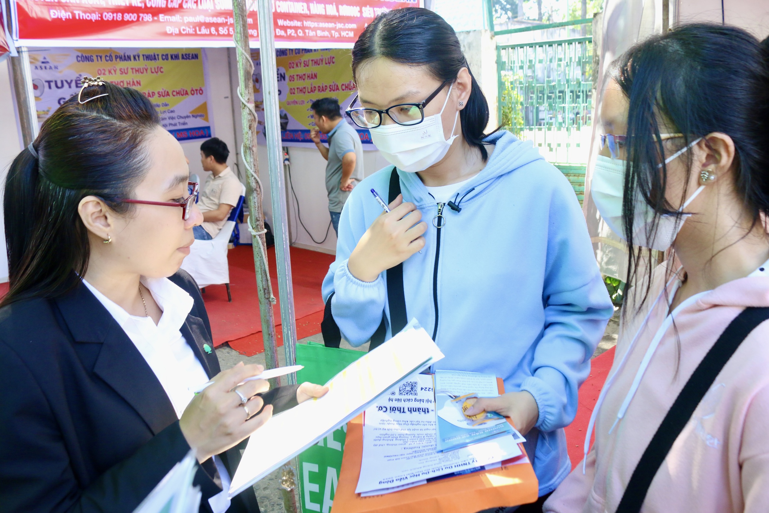 Bà Nguyễn Văn Hạnh Thục: Đổi mới sàn việc làm, giảm số lượng để nâng chất lượng- Ảnh 6. Bà Nguyễn Văn Hạnh Thục: Đổi mới sàn việc làm, giảm số lượng để nâng chất lượng- Ảnh 6.