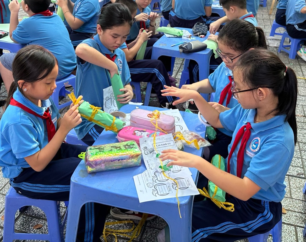 Đưa tết vào từng tiết học- Ảnh 2. Đưa tết vào từng tiết học- Ảnh 2.