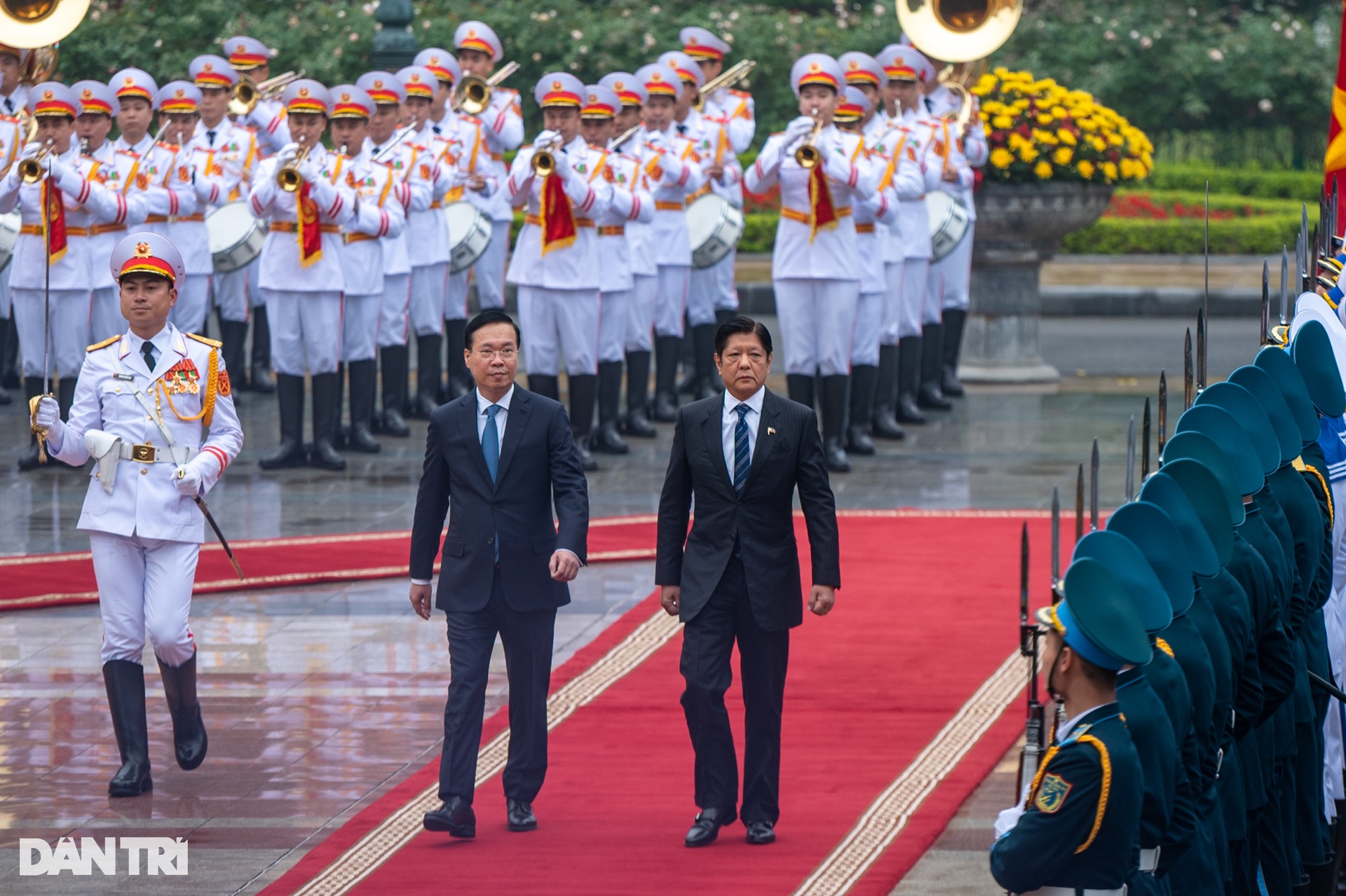 Việt Nam bắn 21 phát đại bác chào đón Tổng thống Philippines - 3 Việt Nam bắn 21 phát đại bác chào đón Tổng thống Philippines - 3