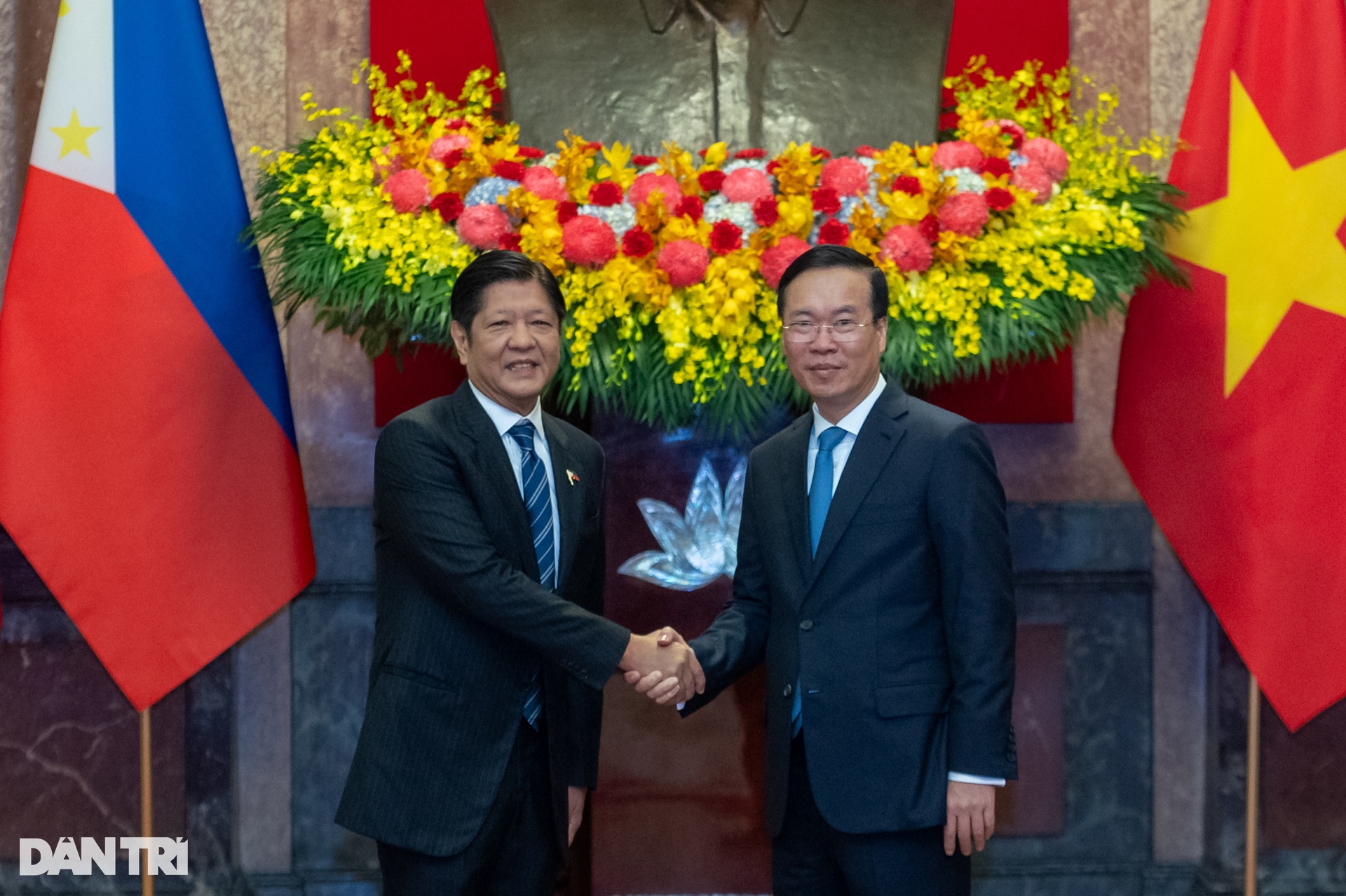 Việt Nam bắn 21 phát đại bác chào đón Tổng thống Philippines - 4 Việt Nam bắn 21 phát đại bác chào đón Tổng thống Philippines - 4