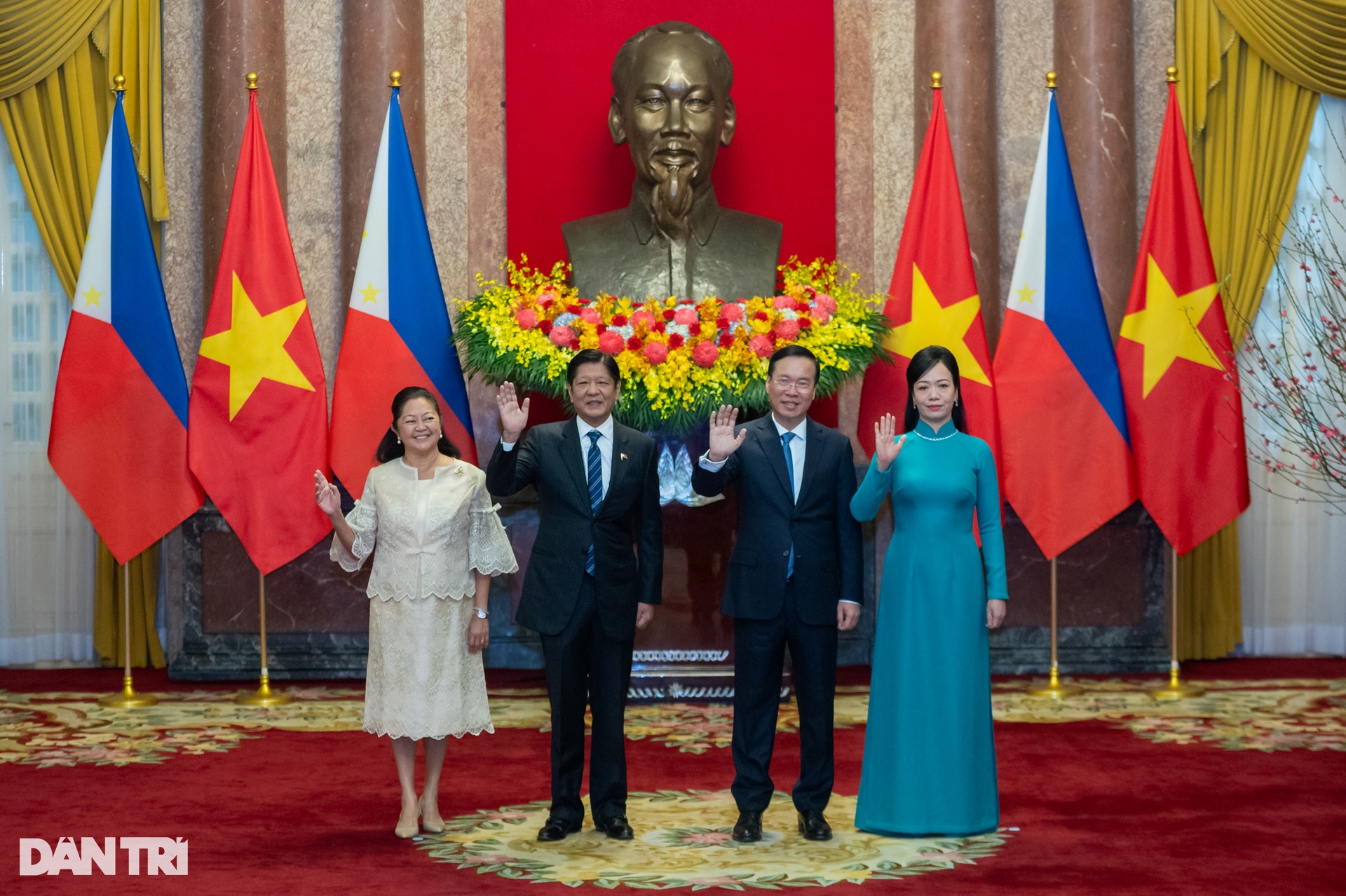 Việt Nam bắn 21 phát đại bác chào đón Tổng thống Philippines - 5 Việt Nam bắn 21 phát đại bác chào đón Tổng thống Philippines - 5