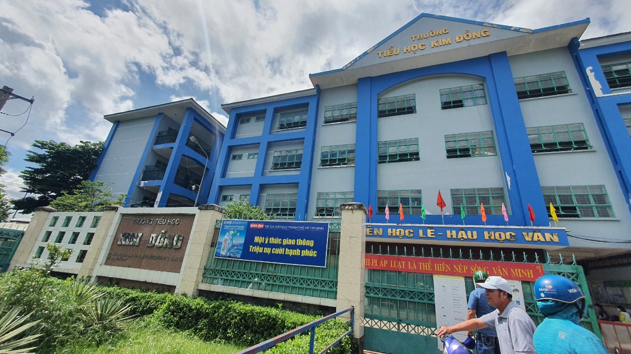 Một hiệu trưởng tại TP.HCM bị miễn nhiệm- Ảnh 2. Một hiệu trưởng tại TP.HCM bị miễn nhiệm- Ảnh 2.