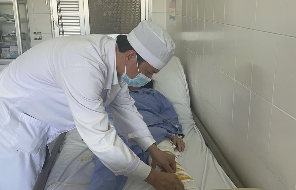 Ca thay khớp gối đặc biệt tại ĐBSCL- Ảnh 2. Ca thay khớp gối đặc biệt tại ĐBSCL- Ảnh 2.