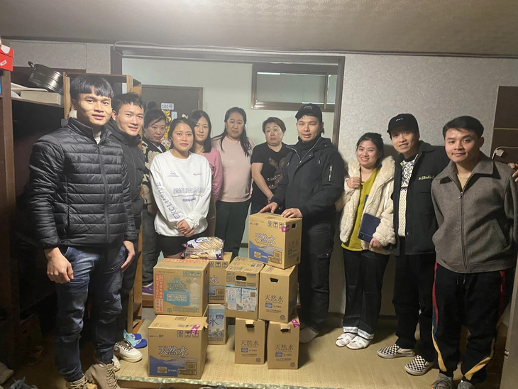 Cộng đồng người Việt Nam tổ chức các đợt hỗ trợ nhu yếu đến đồng bào tại tỉnh Ishikawa - Ảnh: Nhóm Người Việt ở Ishikawa Cộng đồng người Việt Nam tổ chức các đợt hỗ trợ nhu yếu phẩm đến đồng bào tại tỉnh Ishikawa - Ảnh: Nhóm người Việt ở Ishikawa