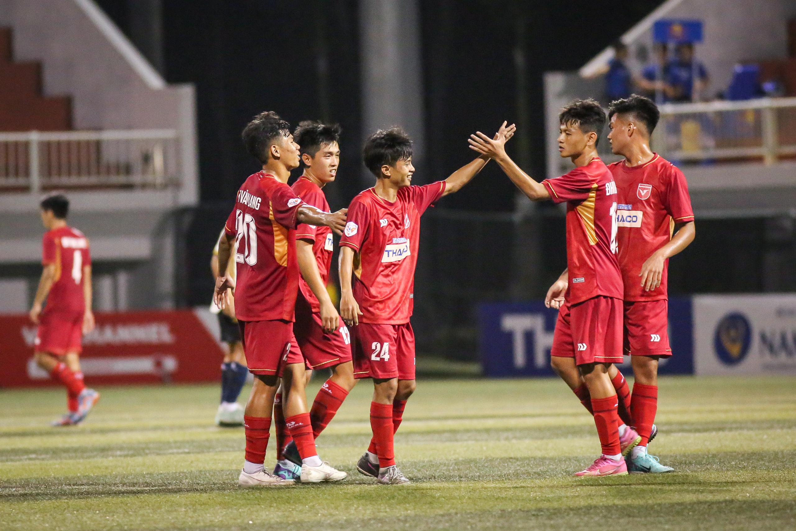 5 suất play-off đã có chủ nhân, 3 suất còn lại thuộc về ai?- Ảnh 1. 5 suất play-off đã có chủ nhân, 3 suất còn lại thuộc về ai?- Ảnh 1.