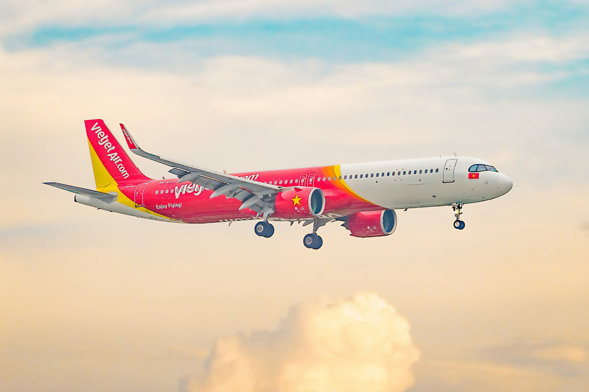 AirlineRatings đánh giá Vietjet thuộc nhóm hãng hàng không an toàn nhất năm 2024- Ảnh 1. AirlineRatings đánh giá Vietjet thuộc nhóm hãng hàng không an toàn nhất năm 2024- Ảnh 1.