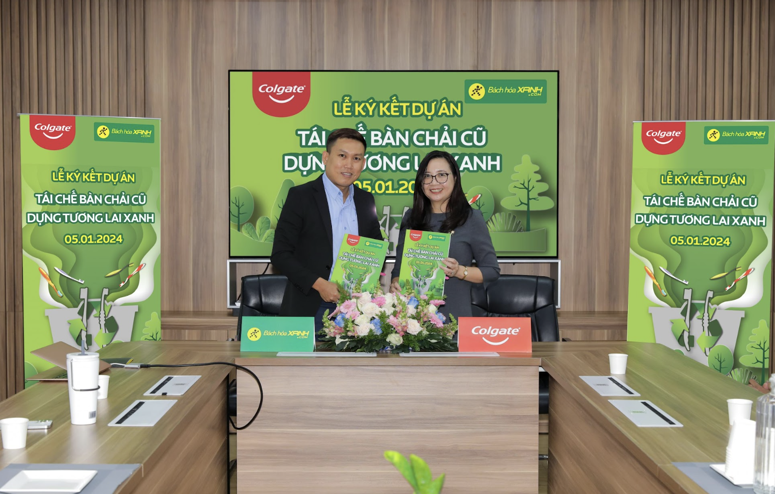 Bách hóa Xanh và Colgate chung tay tái chế bàn chải cũ- Ảnh 1. Bách hóa Xanh và Colgate chung tay tái chế bàn chải cũ- Ảnh 1.