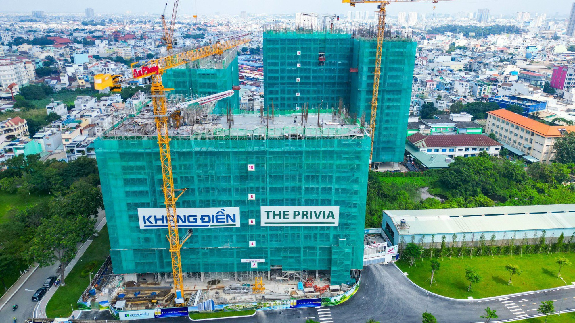 Bất động sản lo sốt vó vì quy định không cho vay tiền mua nhà ở hình thành trong tương lai- Ảnh 1. Bất động sản lo sốt vó vì quy định không cho vay tiền mua nhà ở hình thành trong tương lai- Ảnh 1.