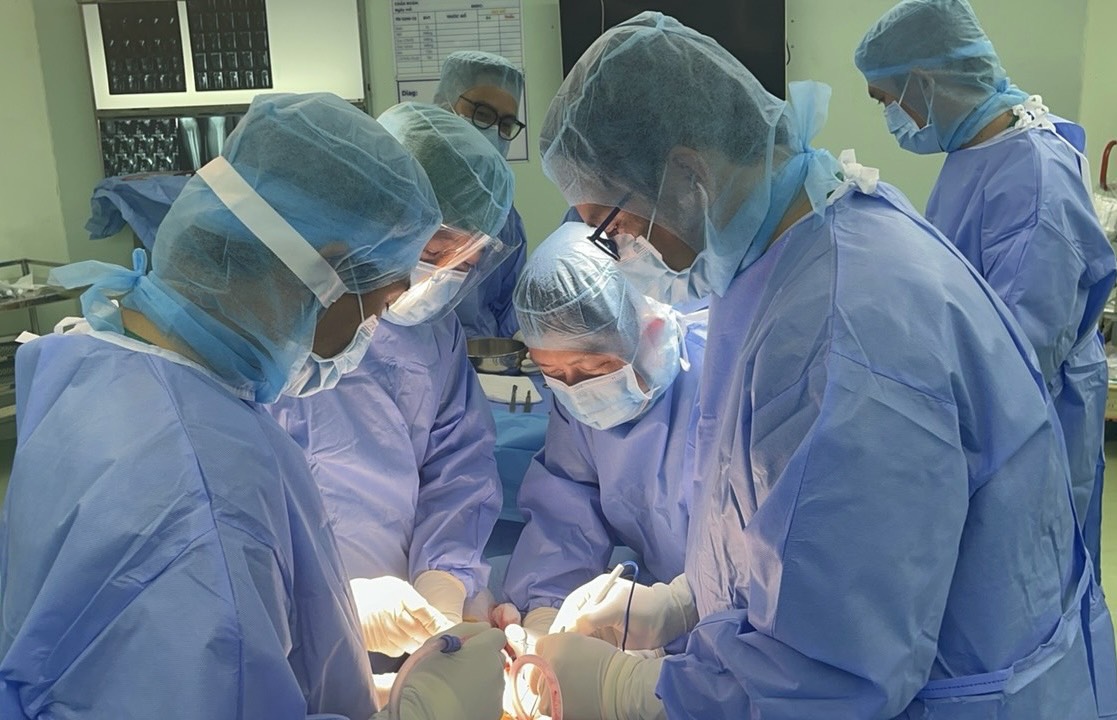 Ca thay khớp gối đặc biệt tại ĐBSCL- Ảnh 1. Ca thay khớp gối đặc biệt tại ĐBSCL- Ảnh 1.