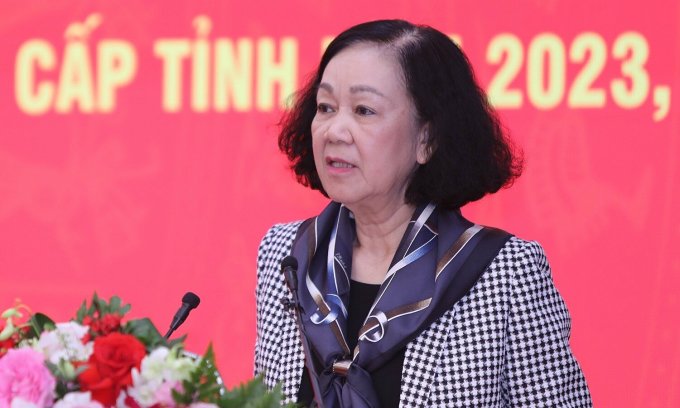 Bà Trương Thị Mai phát biểu tại hội nghị sáng 10/1. Ảnh: Nguyên Phong