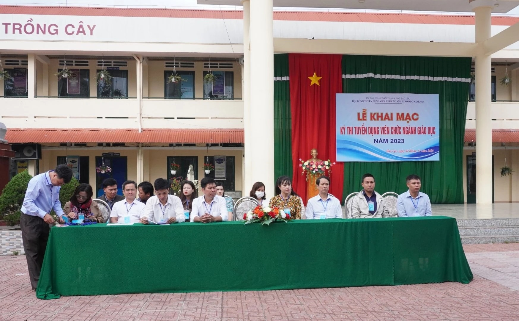 Lâm Đồng: Chấm dứt lao động với 13 giáo viên, nhân viên sử dụng chứng chỉ giả- Ảnh 1.