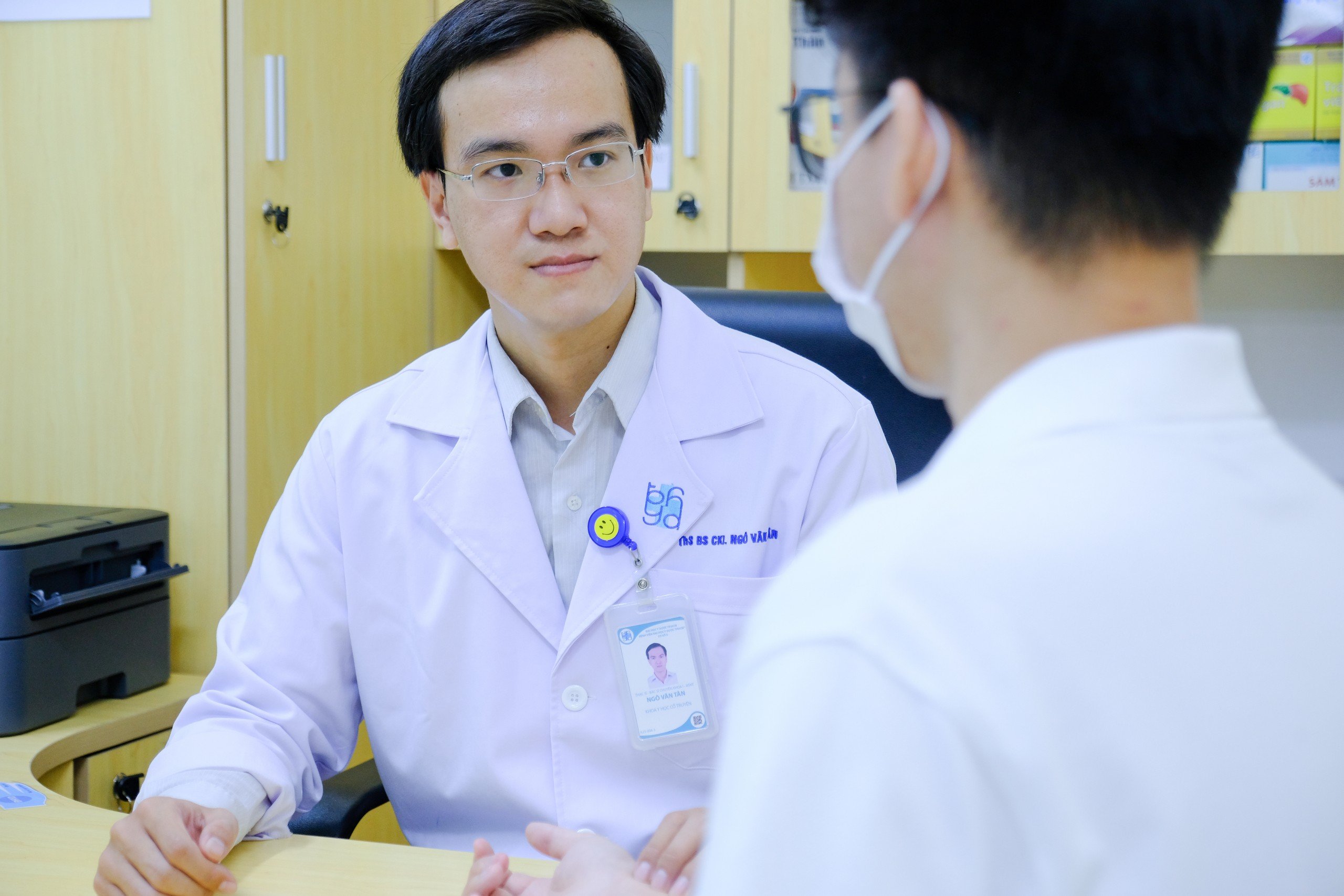 Chóng mặt xoay tròn kèm buồn nôn là dấu hiệu bệnh lý nào?- Ảnh 1. Chóng mặt xoay tròn kèm buồn nôn là dấu hiệu bệnh lý nào?- Ảnh 1.