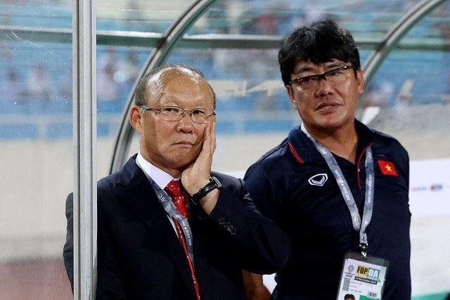 Chuyên gia: Trọng tài V-League yếu, cầu thủ Việt Nam khổ khi gặp VAR - 1 Chuyên gia: Trọng tài V-League yếu, cầu thủ Việt Nam khổ khi gặp VAR - 1