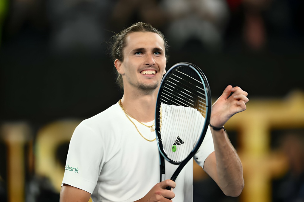 Đánh bại Alcaraz, Zverev cùng Medvedev tranh vé vào chung kết - 1 Đánh bại Alcaraz, Zverev cùng Medvedev tranh vé vào chung kết - 1