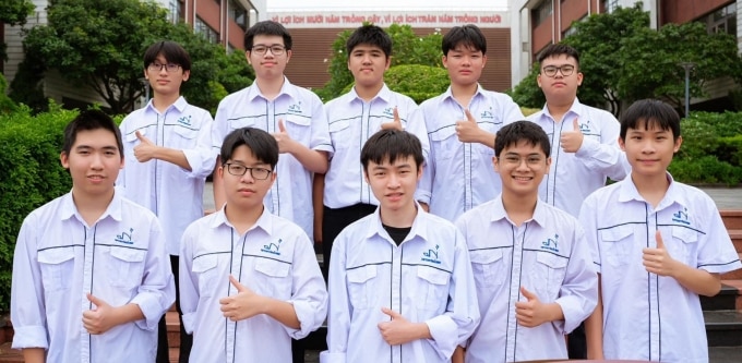 Đội tuyển học sinh giỏi quốc gia môn Toán của tỉnh Bắc Ninh. Cả 10/10 thí sinh đều có giải trong kỳ thi năm nay. Ảnh: Fanpage nhà trường