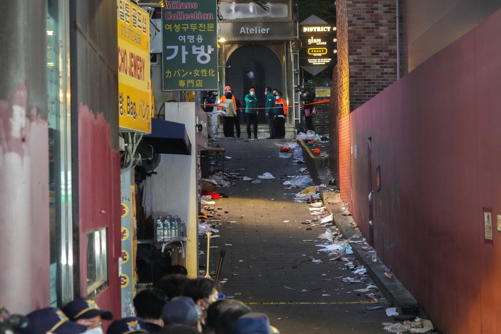 Giám đốc cảnh sát Seoul bị truy tố vì thảm kịch giẫm đạp Itaewon - 1 Giám đốc cảnh sát Seoul bị truy tố vì thảm kịch giẫm đạp Itaewon - 1
