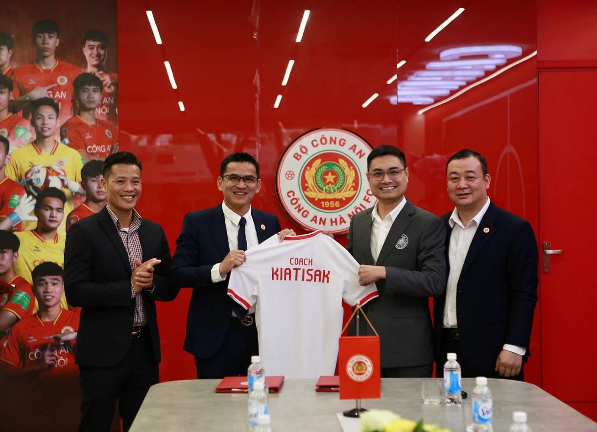 HLV Kiatisuk dẫn dắt CLB Công an Hà Nội bắt đầu từ vòng 9 V-League 2023/24