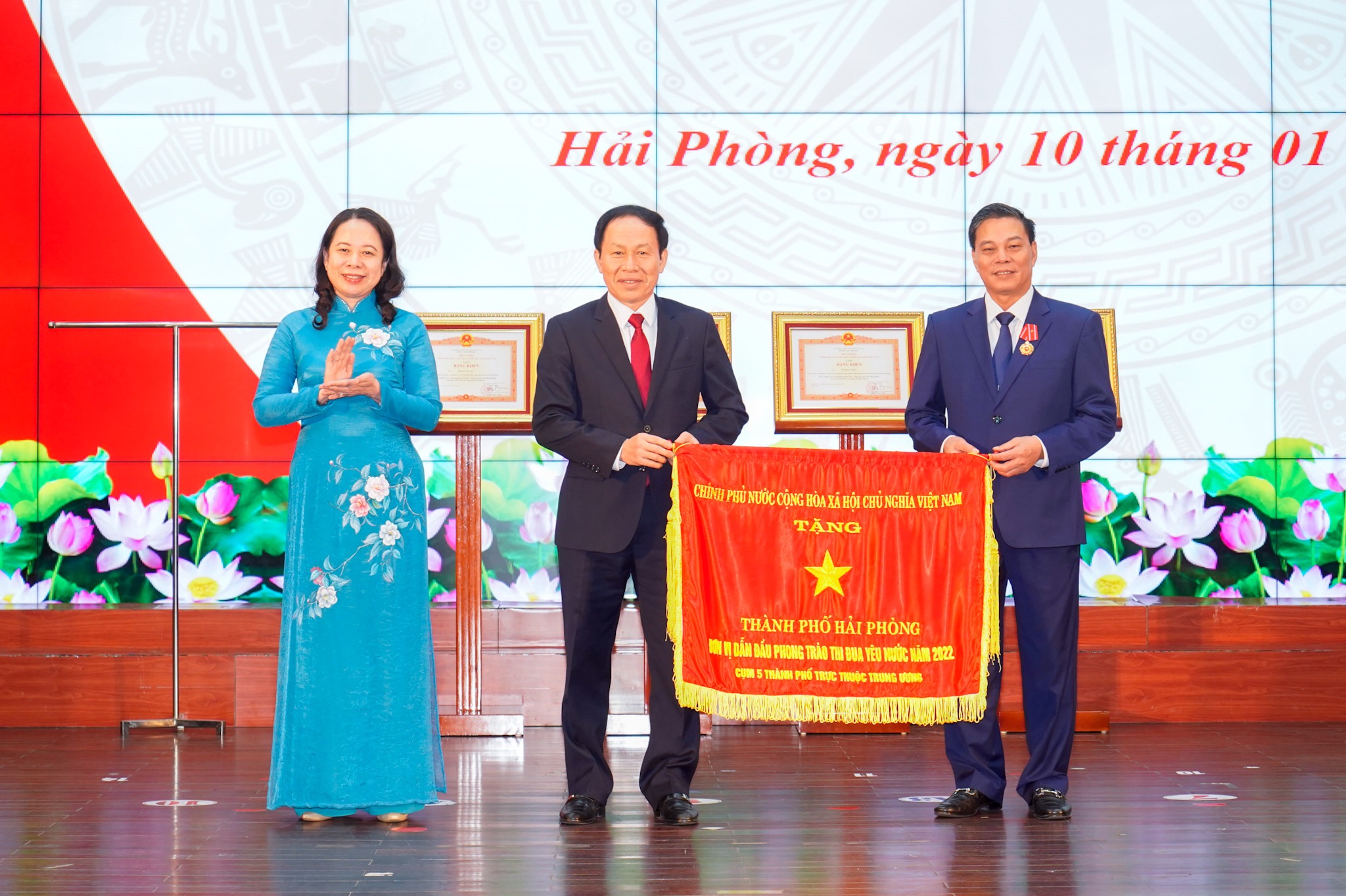 Hải Phòng dẫn đầu 5 thành phố trực thuộc T.Ư về phong trào thi đua yêu nước- Ảnh 1. Hải Phòng dẫn đầu 5 thành phố trực thuộc T.Ư về phong trào thi đua yêu nước- Ảnh 1.
