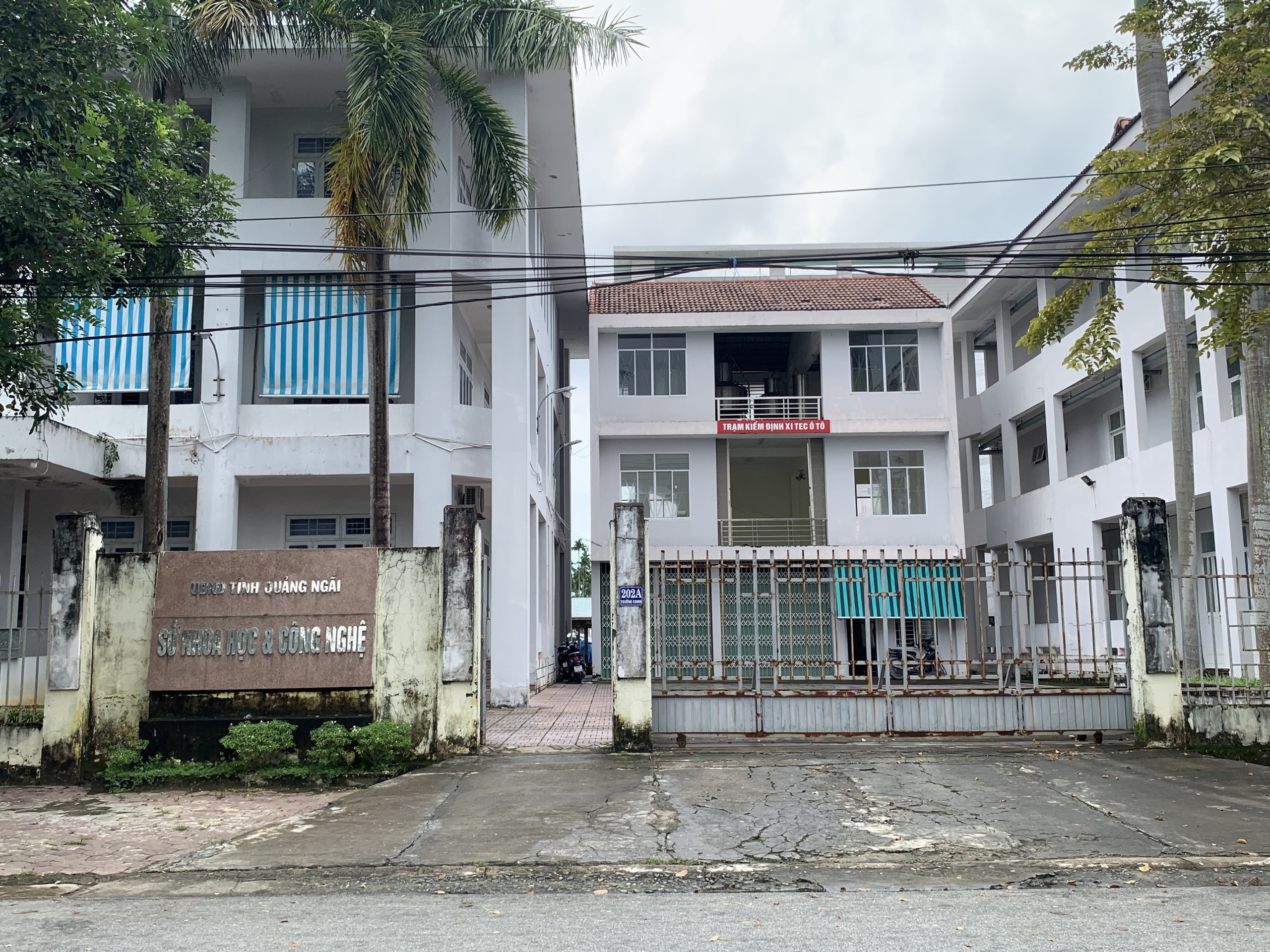 Khởi tố vụ án thông thầu mua sắm máy móc, thiết bị ở Quảng Ngãi- Ảnh 1. Khởi tố vụ án thông thầu mua sắm máy móc, thiết bị ở Quảng Ngãi- Ảnh 1.