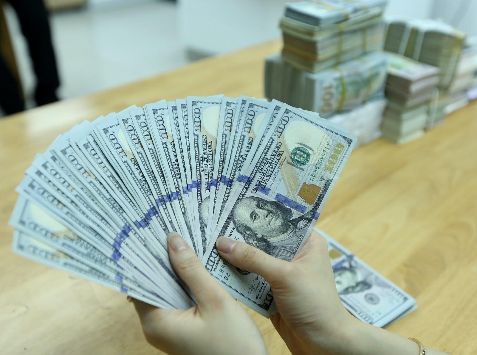 Giá USD tăng đến bao giờ?- Ảnh 1. Giá USD tăng đến bao giờ?- Ảnh 1.