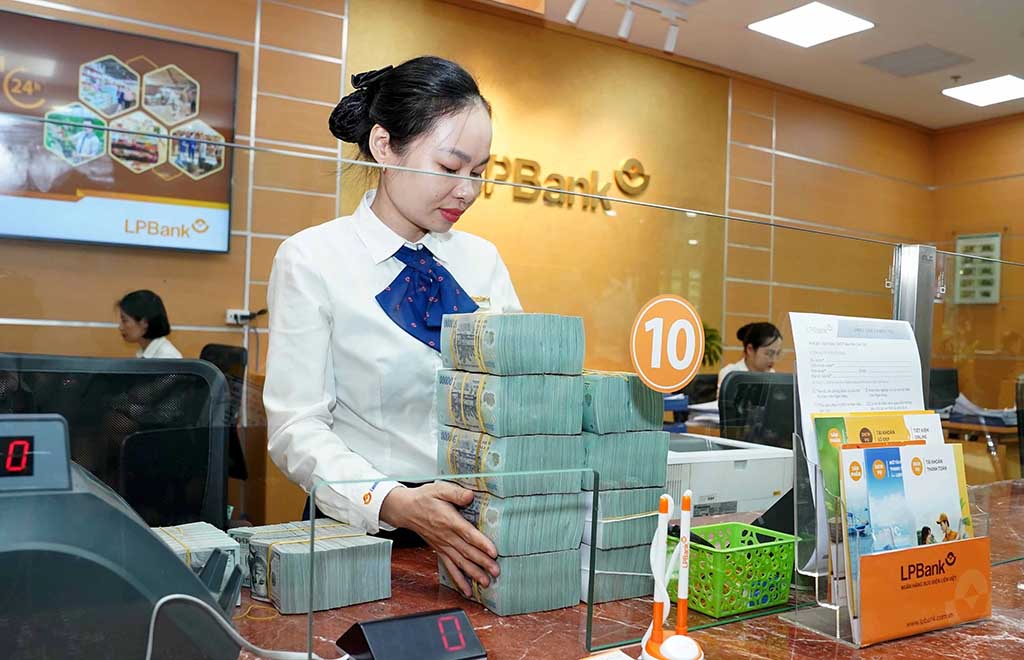 Lãi suất huy động thấp kỷ lục, lãi vay thế nào?- Ảnh 1. Lãi suất huy động thấp kỷ lục, lãi vay thế nào?- Ảnh 1.