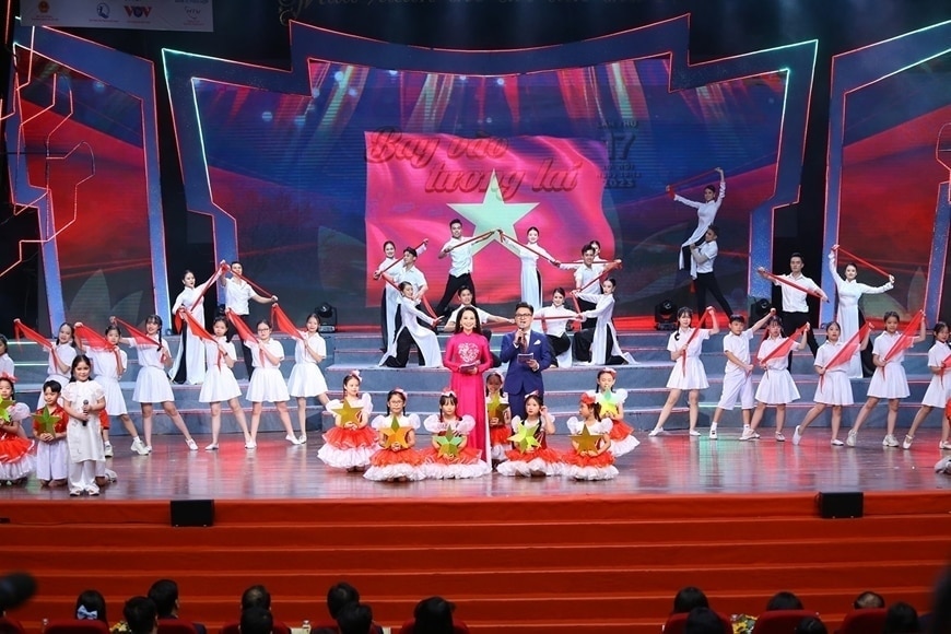 Mua-xuan-cho-em-3-1-1-6 - Vietnam.vn