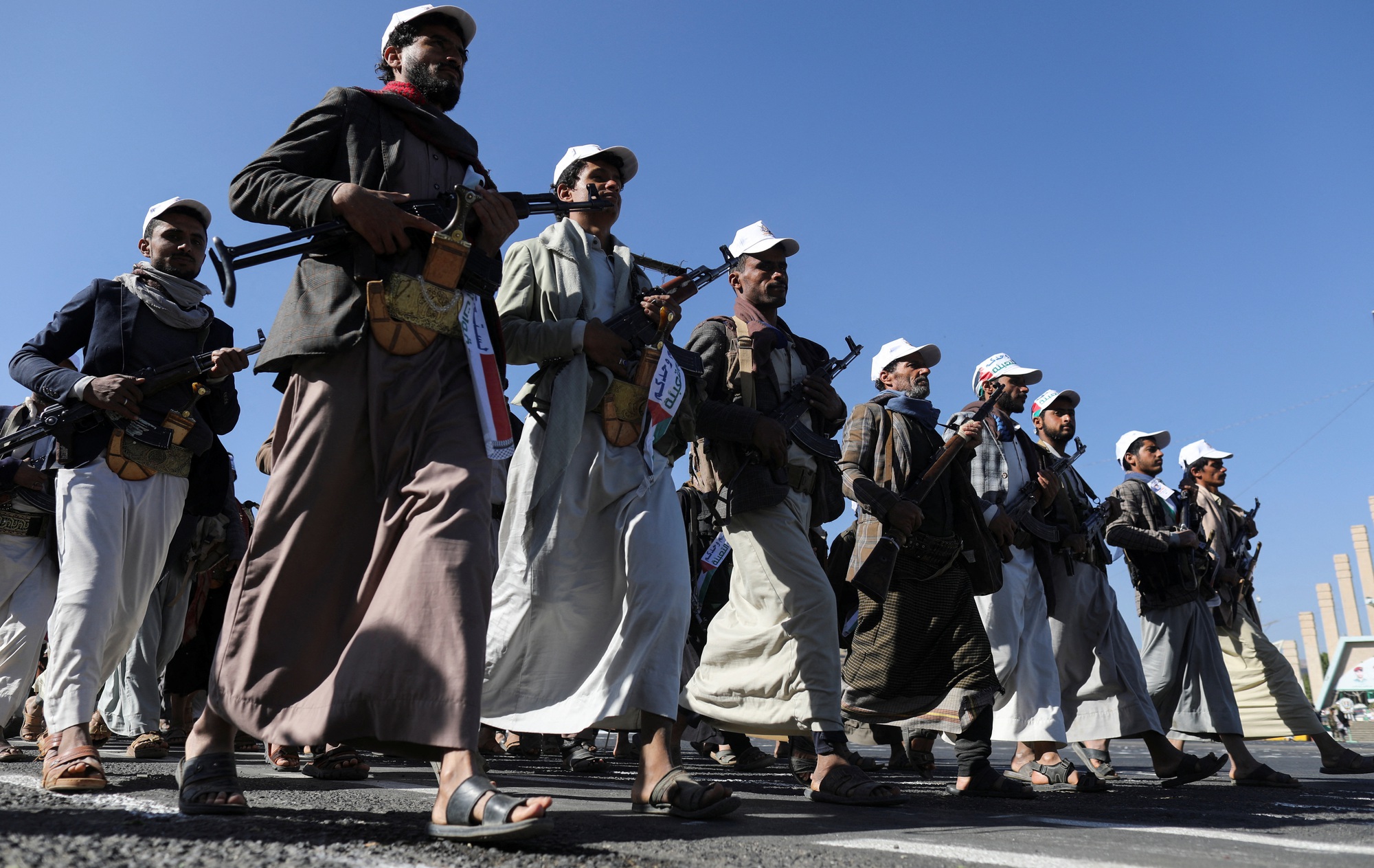 Mỹ rút bớt tàu sân bay khỏi Địa Trung Hải, gửi thông điệp mới đến Houthi- Ảnh 2.