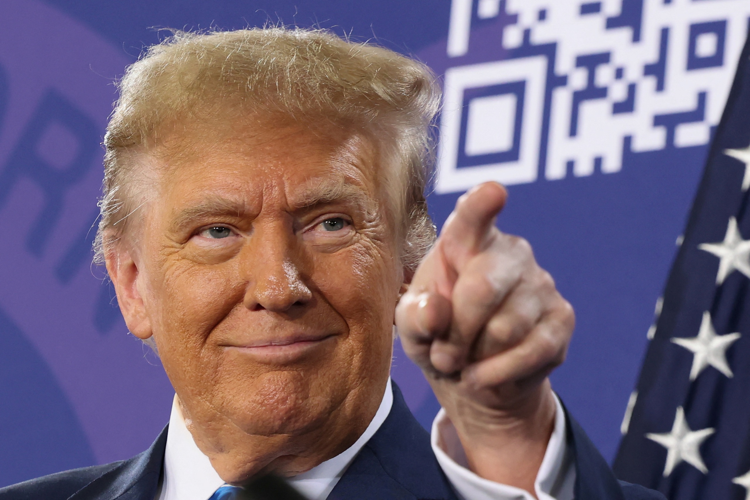 Ông Trump nói gì sau khi bị đối thủ công kích chuyện tuổi tác?- Ảnh 1. Ông Trump nói gì sau khi bị đối thủ công kích chuyện tuổi tác?- Ảnh 1.