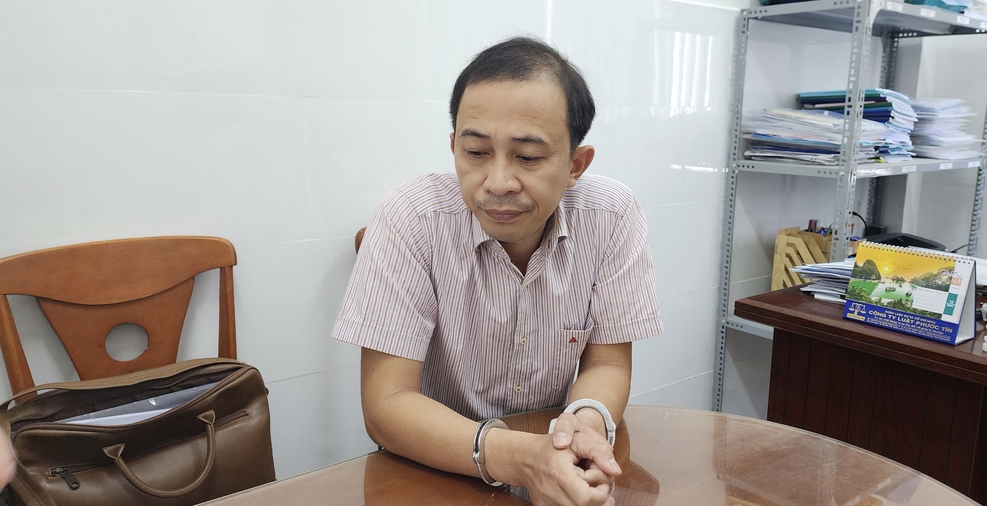 Phú Quốc: Phó chủ tịch xã Cửa Cạn và một cán bộ địa chính bị bắt- Ảnh 1. Phú Quốc: Phó chủ tịch xã Cửa Cạn và một cán bộ địa chính bị bắt- Ảnh 1.