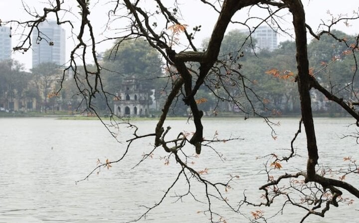 Hồ Gươm là điểm du lịch nổi tiếng nằm ở quận Hoàn Kiếm (Hà Nội). (Ảnh: Nguyễn Duy)