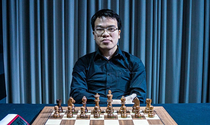 Quang Liêm trong một ván đấu ở siêu giải St Louis, Grand Chess Tour tháng 8/2021. Ảnh: GCT