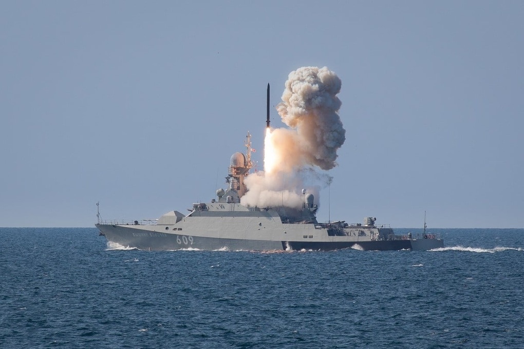 Tàu chiến Nga trực chiến ở Biển Đen, dàn tên lửa sẵn sàng khai hỏa - 1