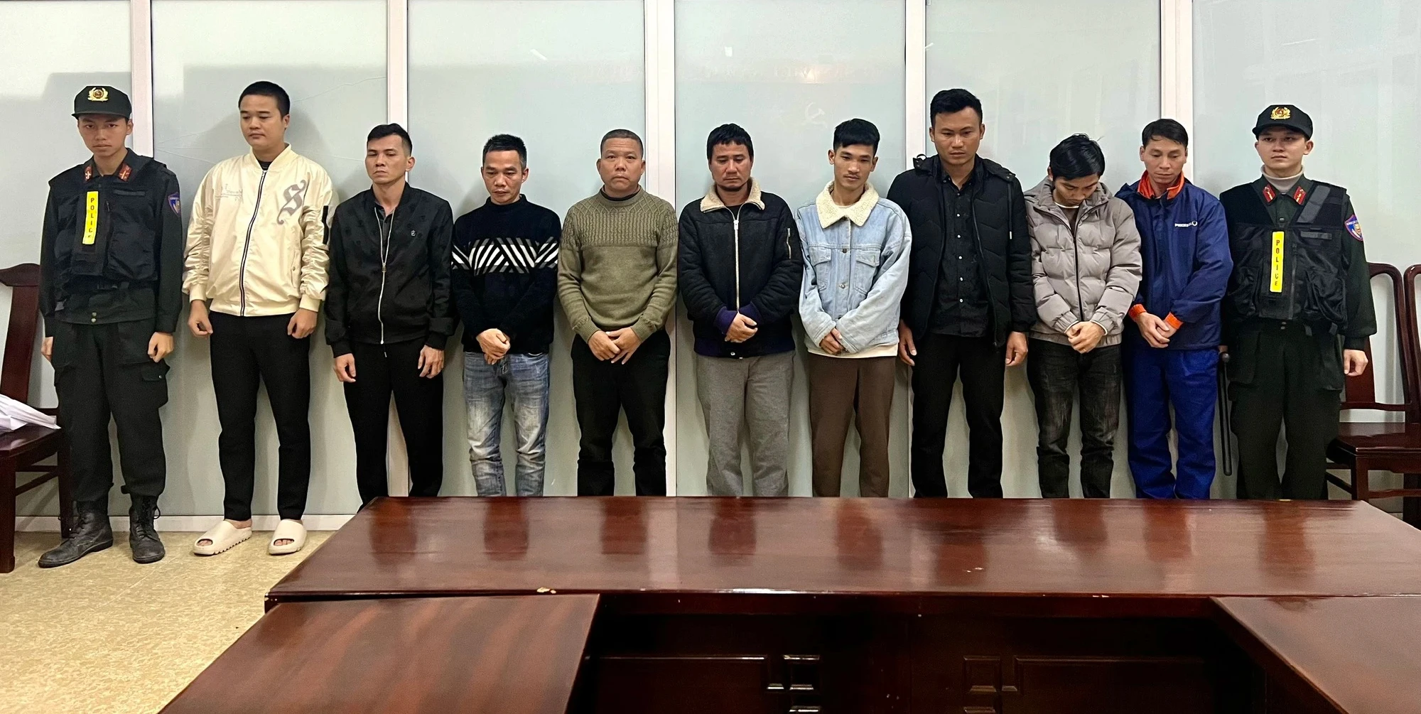 Thừa Thiên - Huế: Đường dây cá độ giao dịch 3,5 triệu USD trong một tháng- Ảnh 1. Thừa Thiên - Huế: Đường dây cá độ giao dịch 3,5 triệu USD trong một tháng- Ảnh 1.