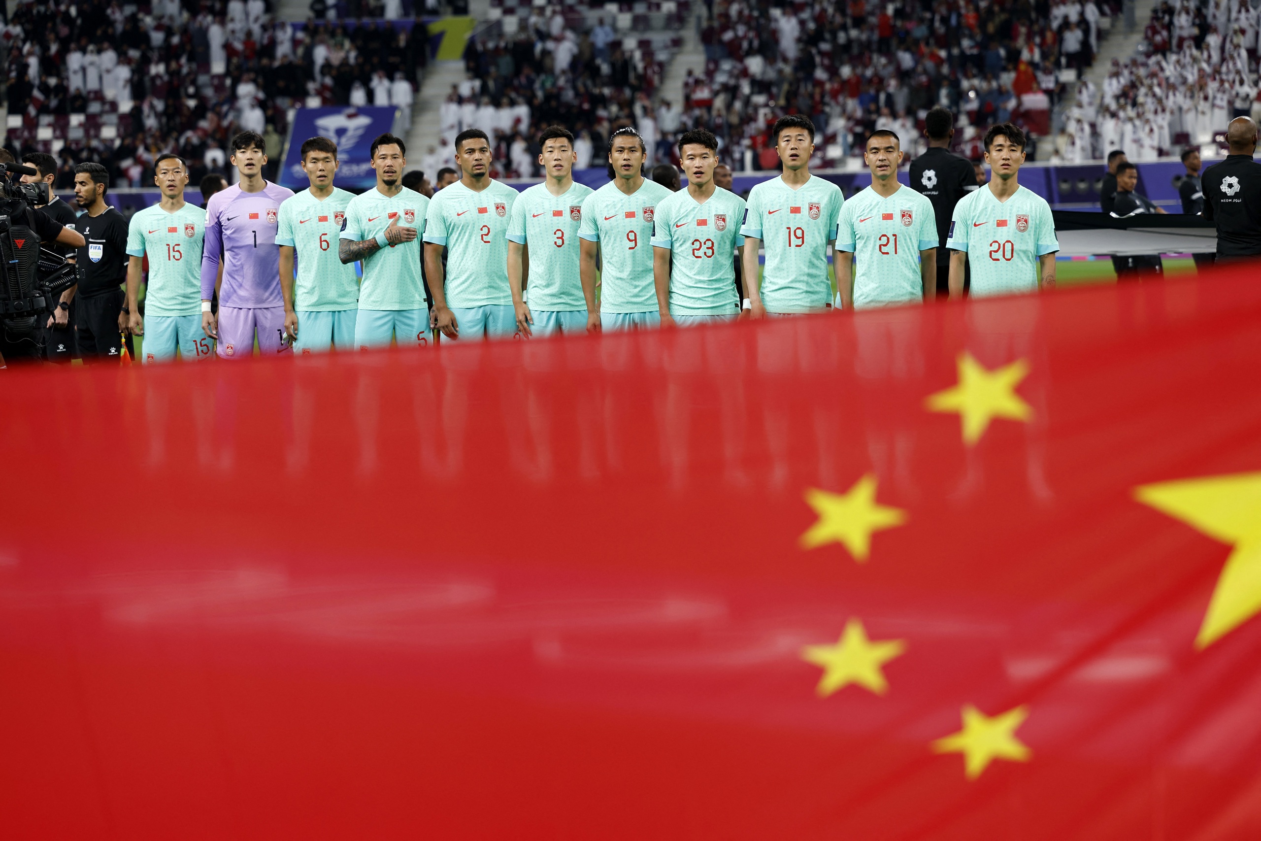 Thua tối thiểu Qatar, đội tuyển Trung Quốc gần như bị loại khỏi Asian Cup - Ảnh 1.
