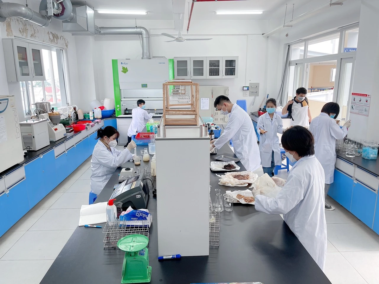 Thưởng tết giáo viên thực hiện ra sao?- Ảnh 3. Thưởng tết giáo viên thực hiện ra sao?- Ảnh 3.