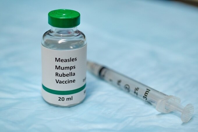 Minh họa vaccine ngăn ngừa bệnh sởi, quai bị và rubella. Ảnh: Gov UK