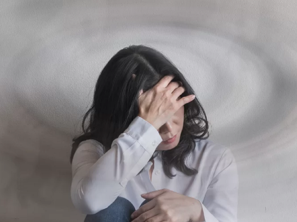 Vì sao thiếu ngủ lại gây chóng mặt?- Ảnh 1. Vì sao thiếu ngủ lại gây chóng mặt?- Ảnh 1.