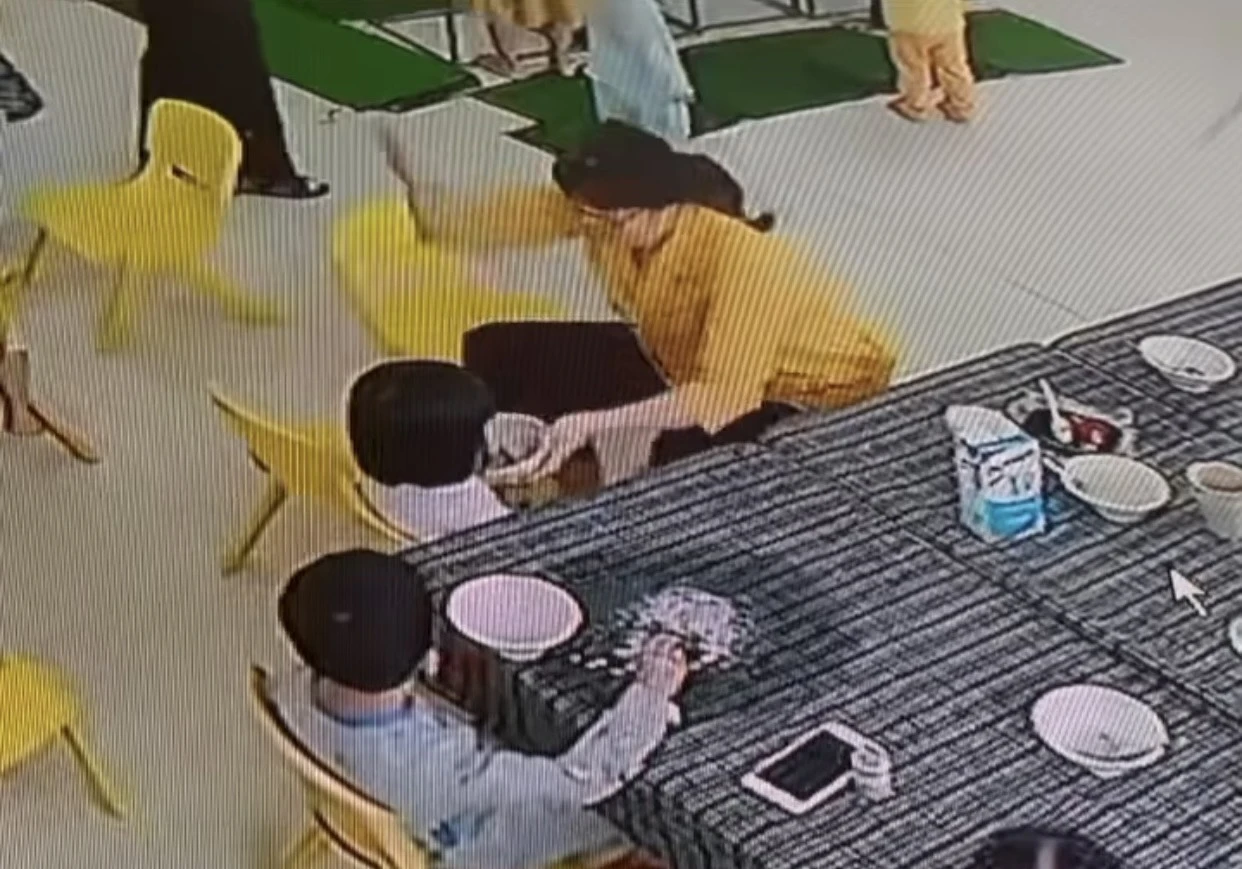 Xác minh thông tin cô giáo nghi bạo hành bé gái 3 tuổi ở Quy Nhơn- Ảnh 1. Xác minh thông tin cô giáo nghi bạo hành bé gái 3 tuổi ở Quy Nhơn- Ảnh 1.