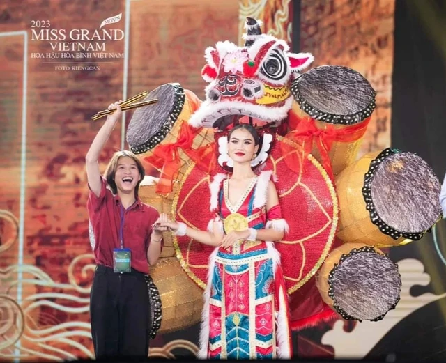Cậu học trò với những thiết kế thời trang ấn tượng- Ảnh 1. Cậu học trò với những thiết kế thời trang ấn tượng- Ảnh 1.