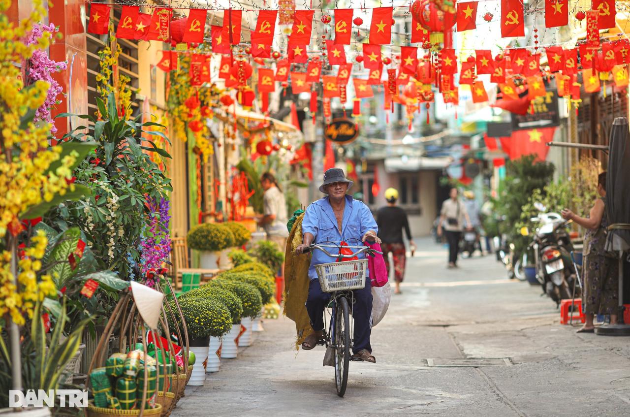Sắc xuân tràn ngập hẻm nhỏ TPHCM những ngày giáp Tết - 1 Sắc xuân tràn ngập hẻm nhỏ TPHCM những ngày giáp Tết - 1